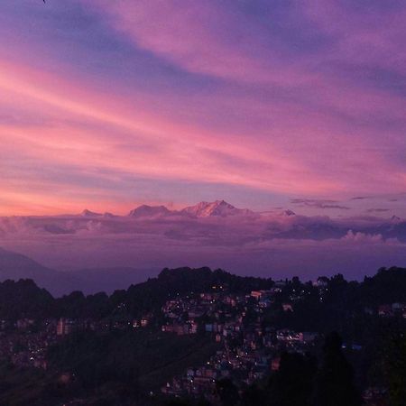 Indivar Homestay Darjeeling  Bagian luar foto