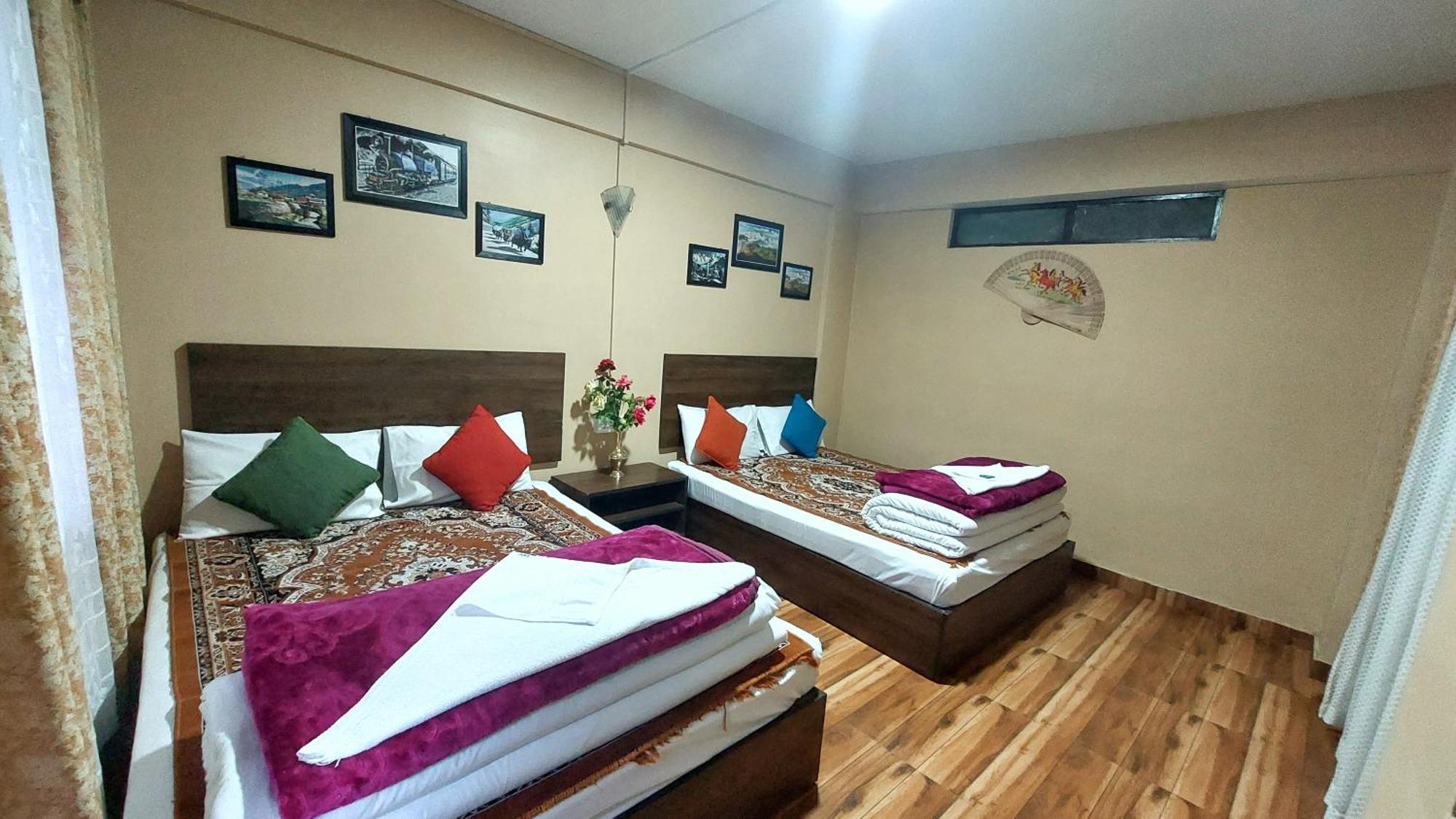 Indivar Homestay Darjeeling  Bagian luar foto