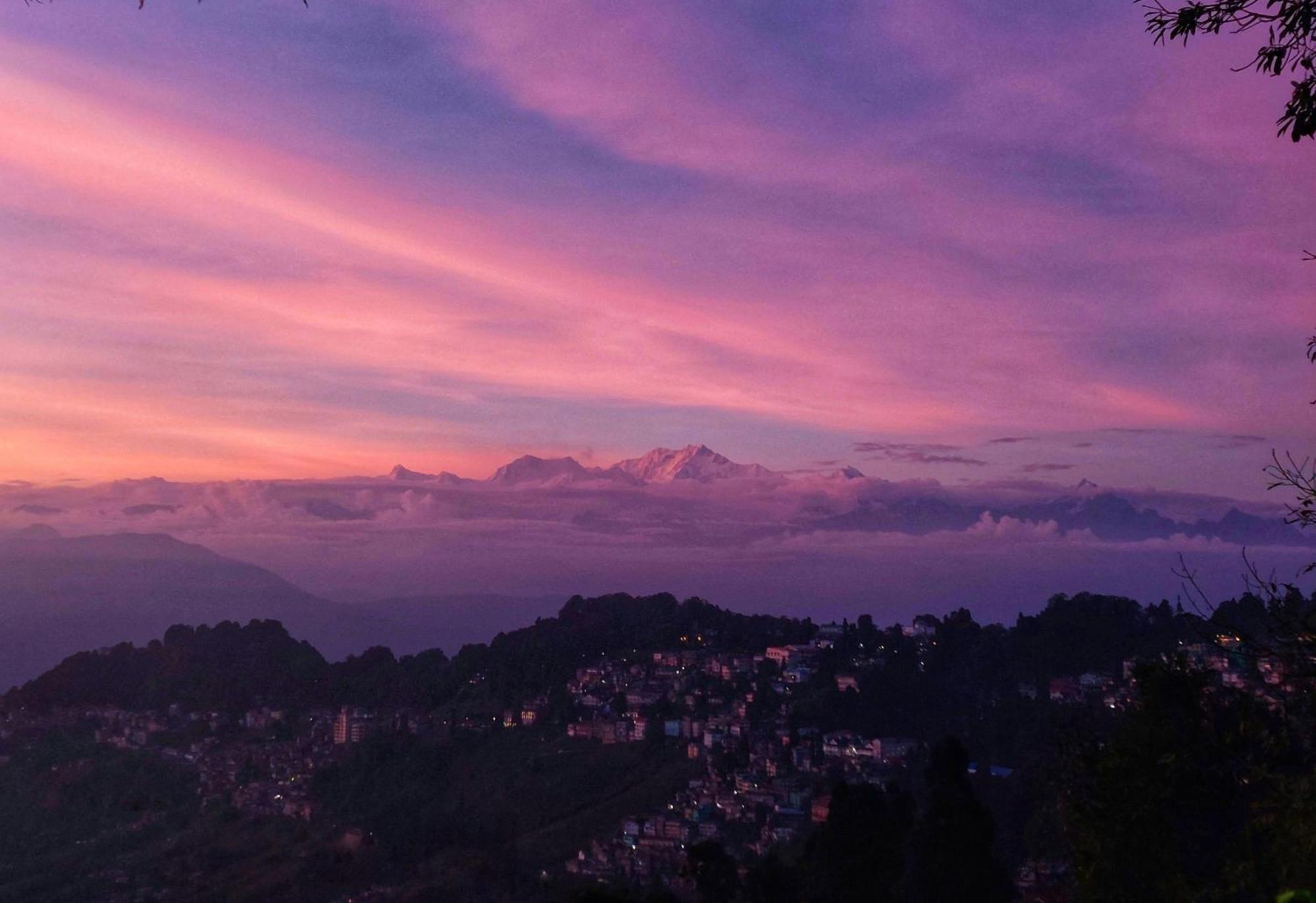 Indivar Homestay Darjeeling  Bagian luar foto