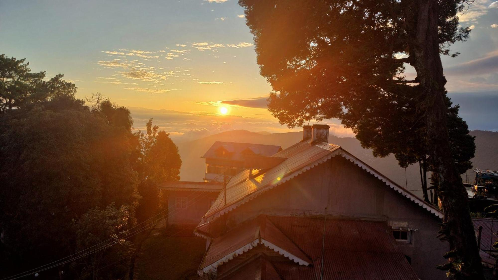 Indivar Homestay Darjeeling  Bagian luar foto