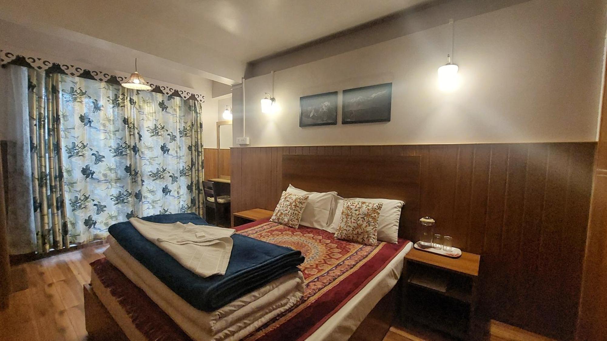 Indivar Homestay Darjeeling  Bagian luar foto
