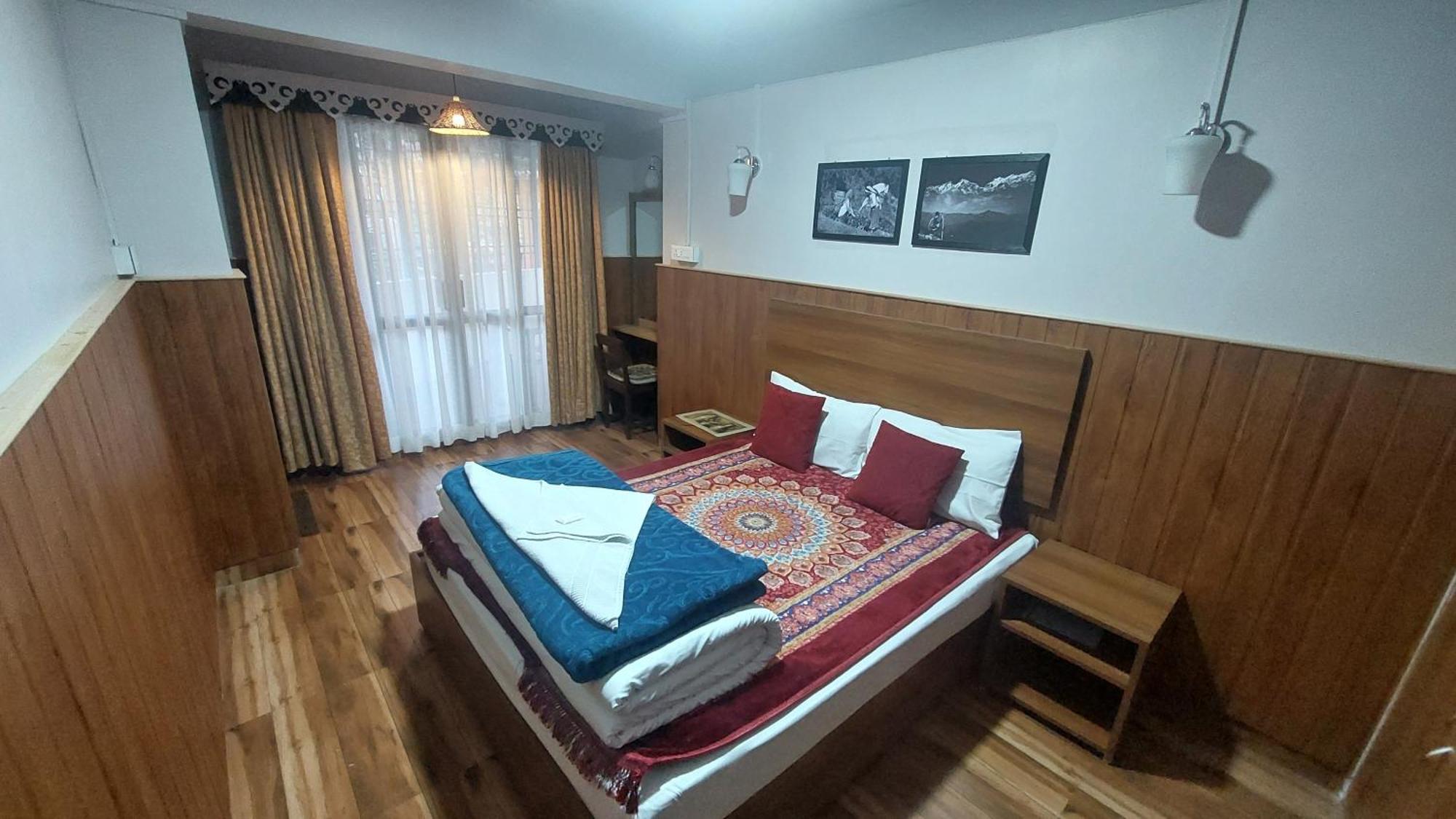 Indivar Homestay Darjeeling  Bagian luar foto