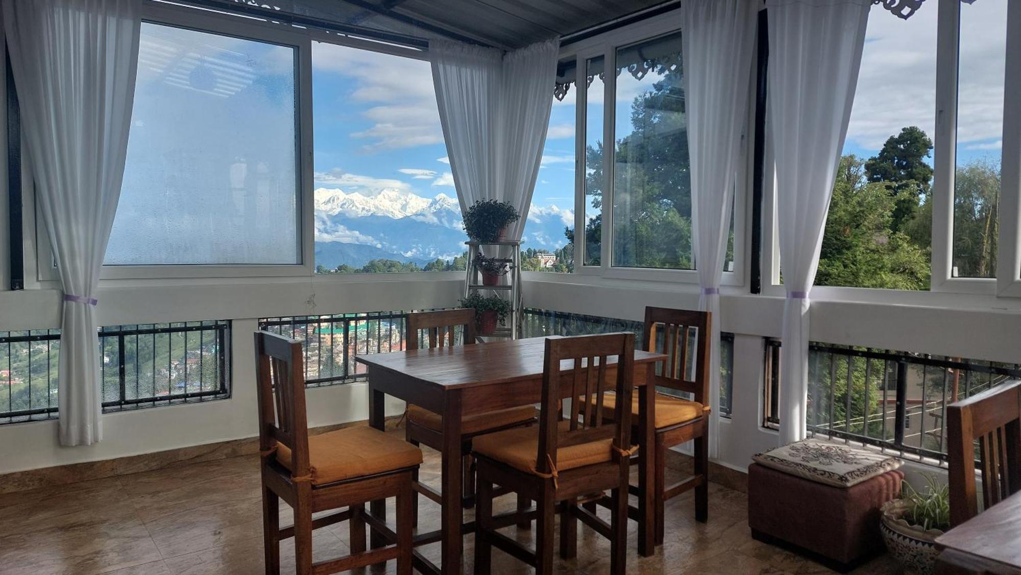 Indivar Homestay Darjeeling  Bagian luar foto